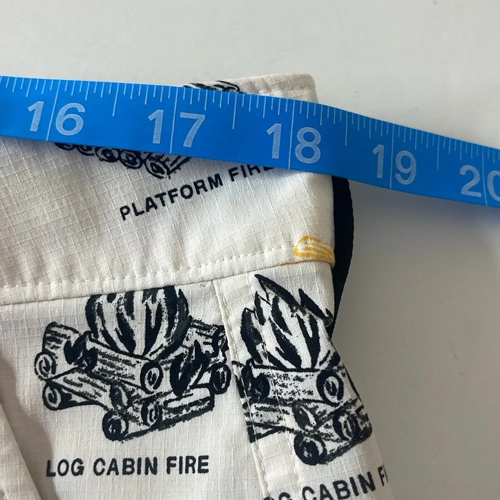The North Face Class V Ripstop Boardshorts White Campfire Print Size 36 / Large